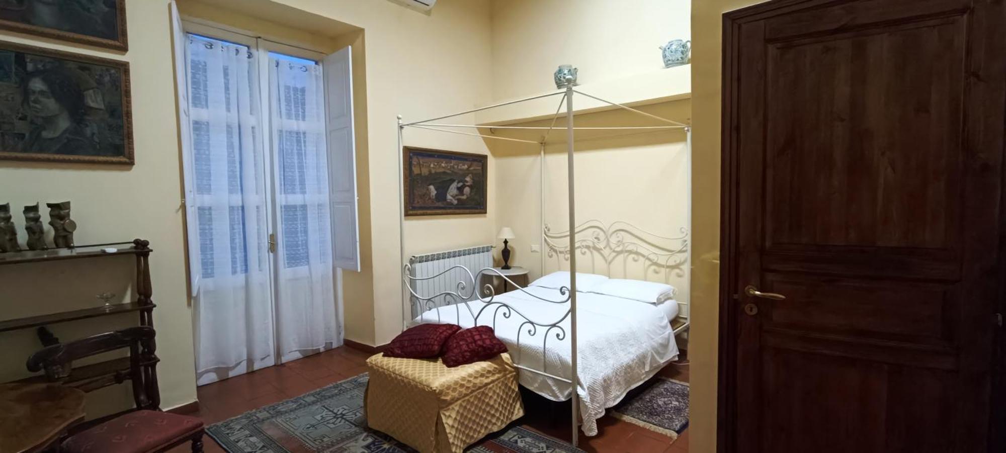 Donna Regina Dimora D'Epoca Apartment Napoli Ngoại thất bức ảnh